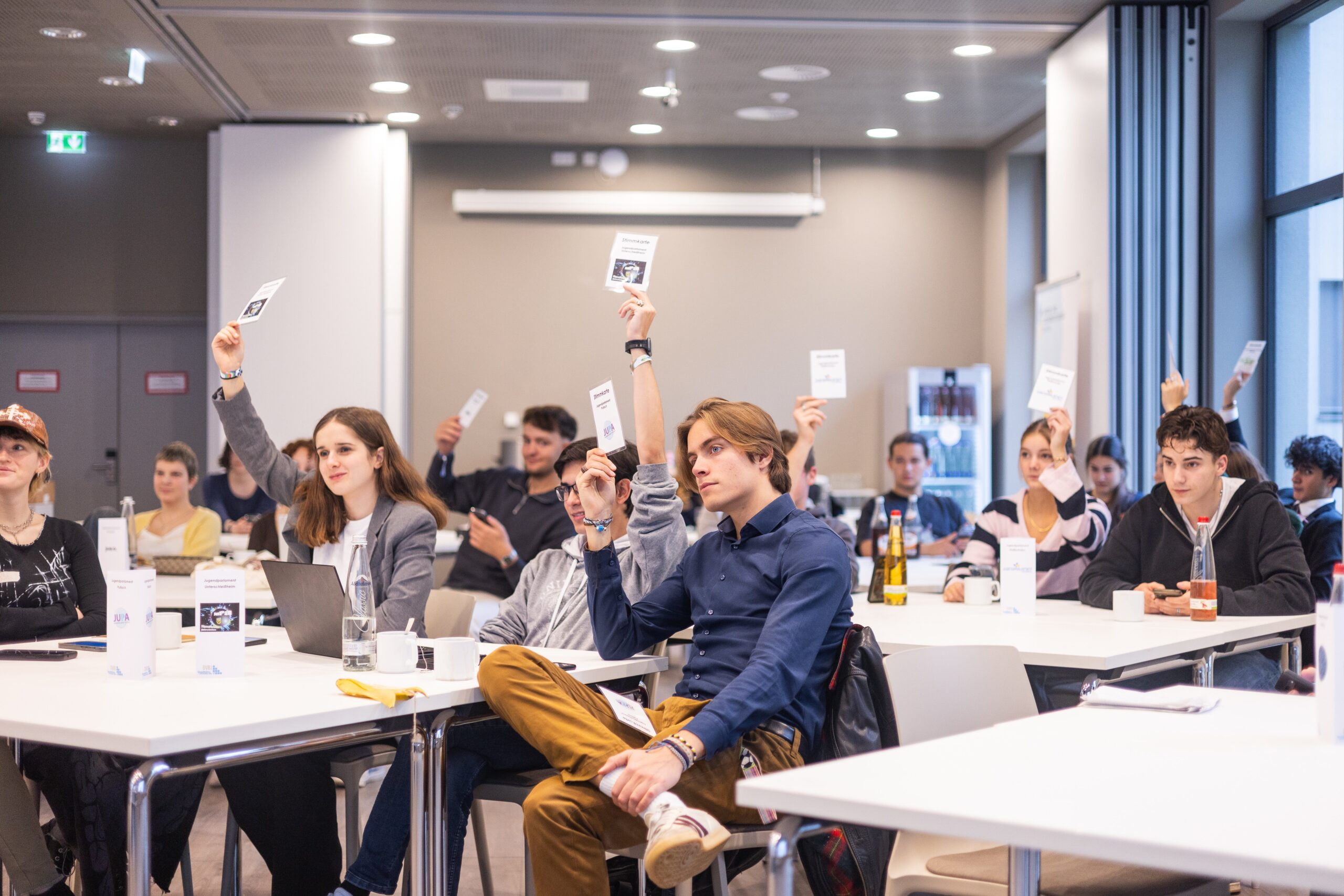 Gegen Desinformation, für Teilhabe: Digital stark in der Jugendvertretung